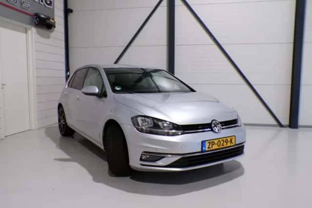 Volkswagen Golf (2019) thumbnail 3