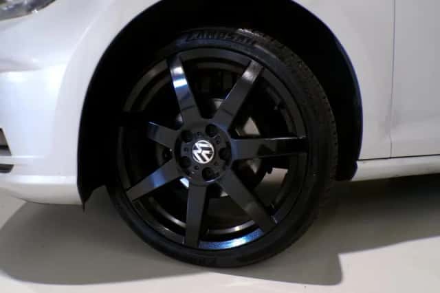 Volkswagen Golf (2019) thumbnail 5