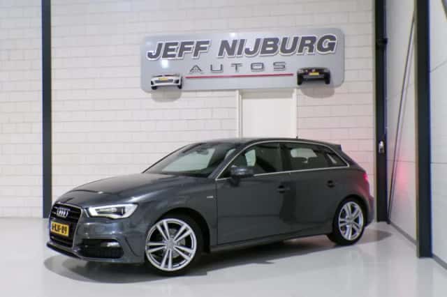 Audi A3 (2013) thumbnail 2