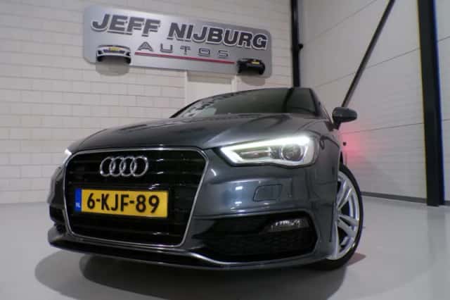 Audi A3 (2013) thumbnail 4