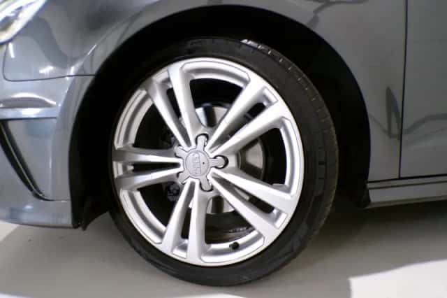 Audi A3 (2013) thumbnail 5