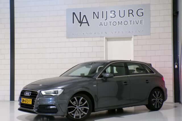 Audi A3 (2015) thumbnail 2