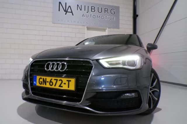 Audi A3 (2015) thumbnail 5