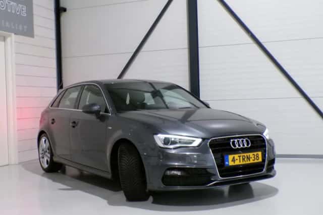 Audi A3 (2014) thumbnail 4