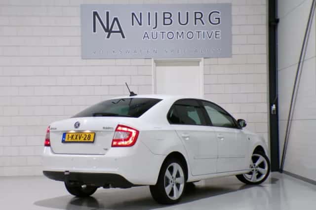 Škoda Rapid (2013) thumbnail 6