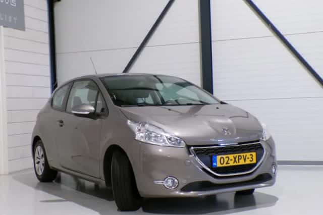 Peugeot 208 (2012) thumbnail 4