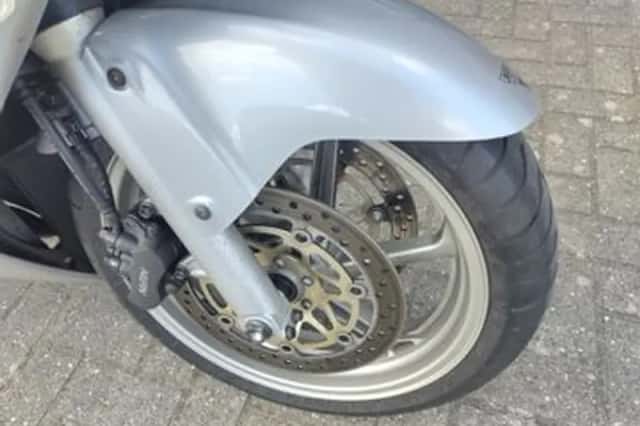 Honda VFR800FI (1999) thumbnail 4
