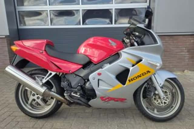 Honda VFR800FI (1999) thumbnail 6