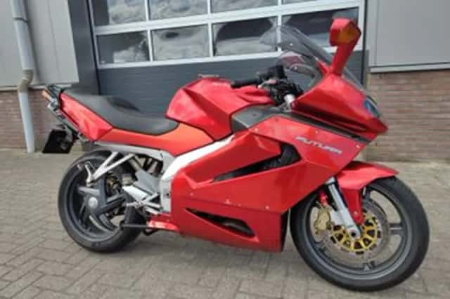 APRILIA RST (2003) thumbnail 1