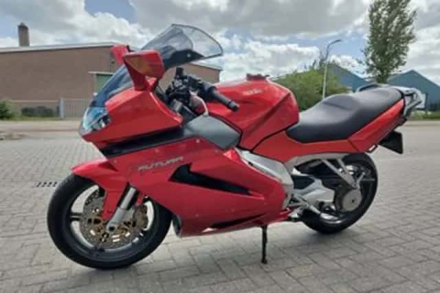 APRILIA RST (2003) thumbnail 2