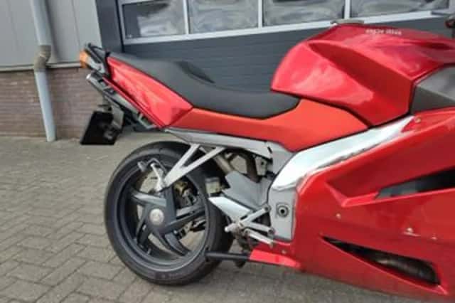APRILIA RST (2003) thumbnail 6