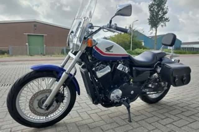 Honda VT750S SHADOW (2014) thumbnail 2