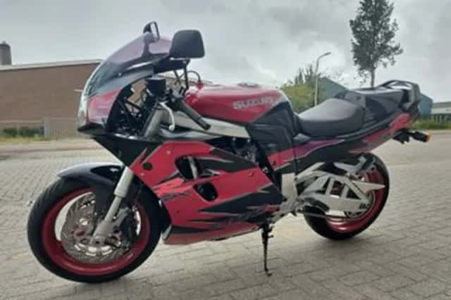 Suzuki GSX-R1100W (1995) thumbnail 2