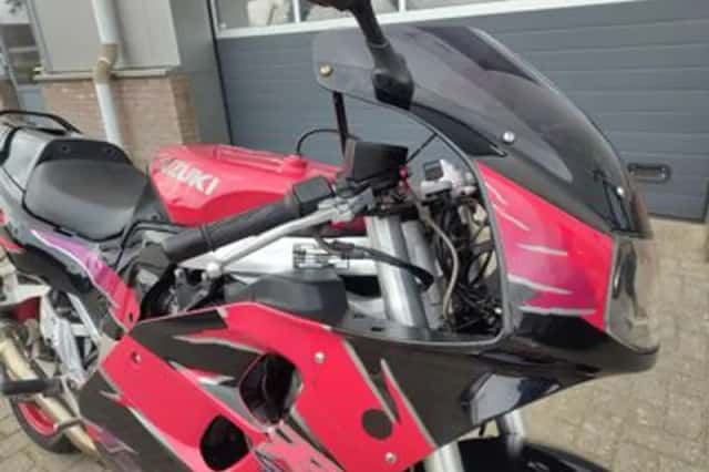 Suzuki GSX-R1100W (1995) thumbnail 3