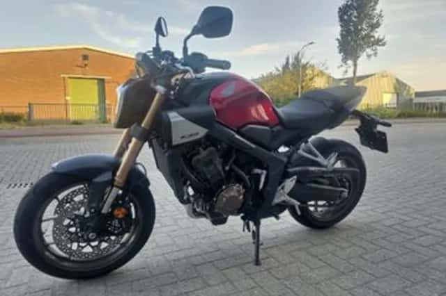 Honda CB650R (2024) thumbnail 2