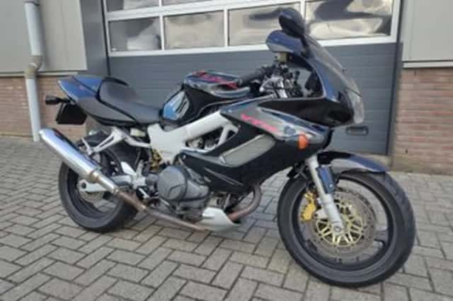 Honda VTR1000F (1997) thumbnail 1