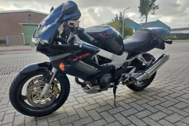 Honda VTR1000F (1997) thumbnail 2