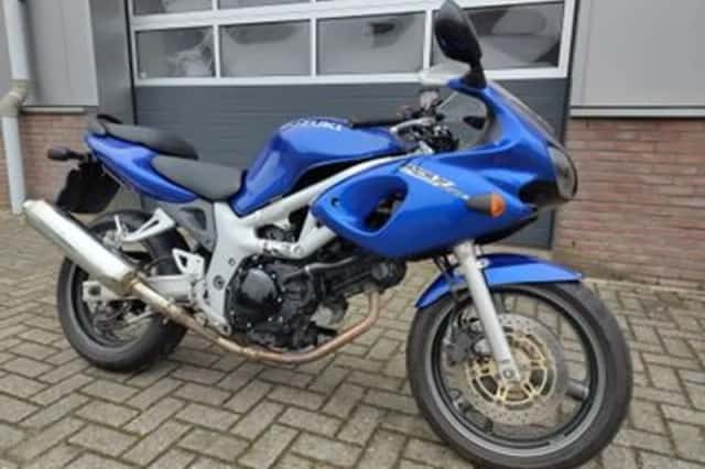 Suzuki SV650S (2000) thumbnail 1