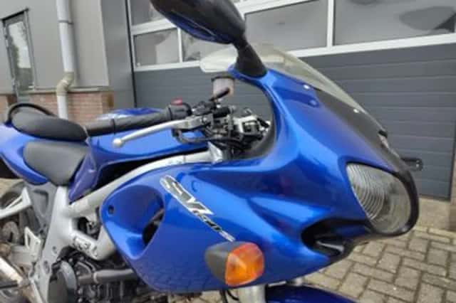 Suzuki SV650S (2000) thumbnail 3