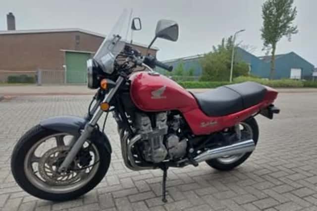 Honda CB750F (1991) thumbnail 2