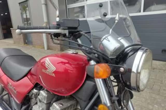 Honda CB750F (1991) thumbnail 3