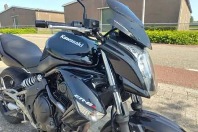 KAWASAKI ER6N (2011) thumbnail 3