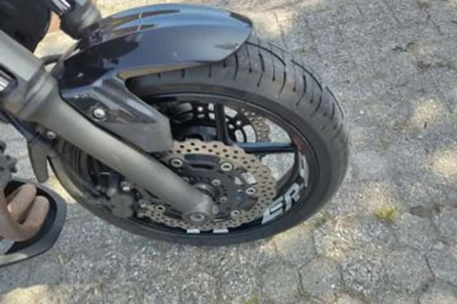 KAWASAKI ER6N (2011) thumbnail 4