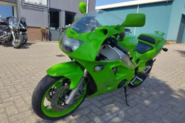 KAWASAKI ZXR400 (1997) thumbnail 2