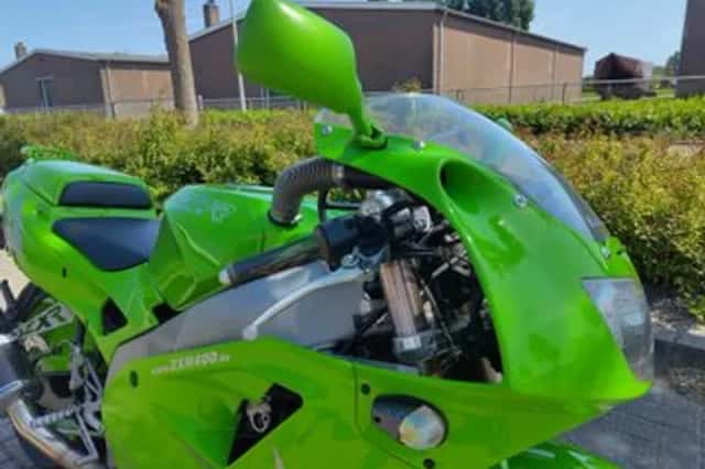 KAWASAKI ZXR400 (1997) thumbnail 3