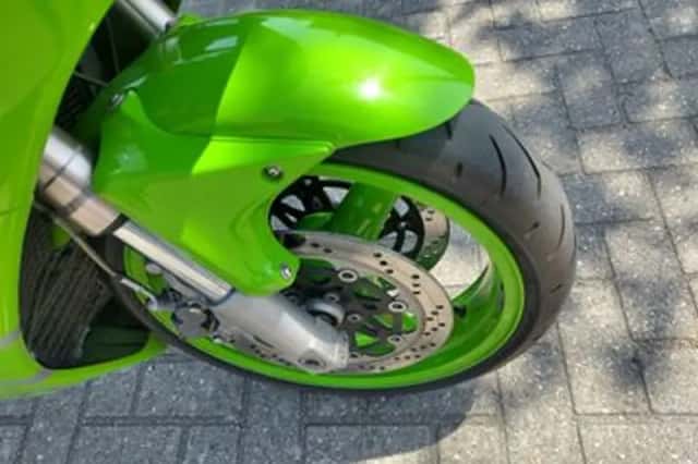 KAWASAKI ZXR400 (1997) thumbnail 4