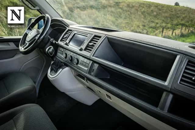 Volkswagen Transporter (2019) thumbnail 2