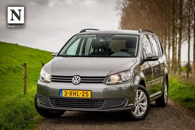 Volkswagen Touran (2014) thumbnail 1