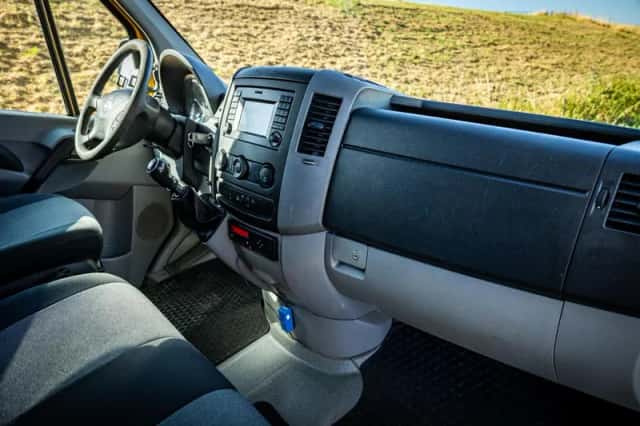 Volkswagen Crafter (2016) thumbnail 6