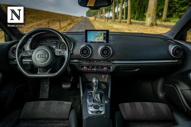 Audi A3 (2013) thumbnail 2