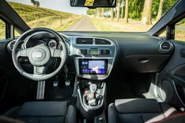 SEAT Leon (2009) thumbnail 2