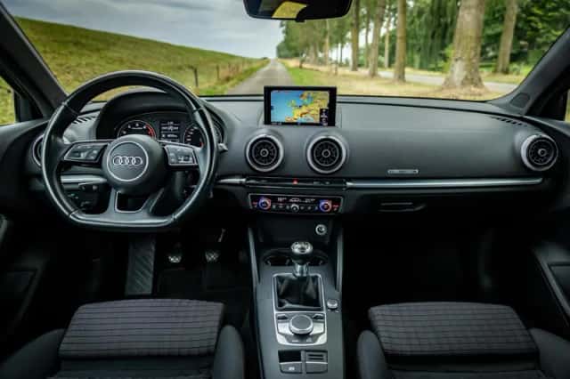 Audi A3 (2017) thumbnail 2