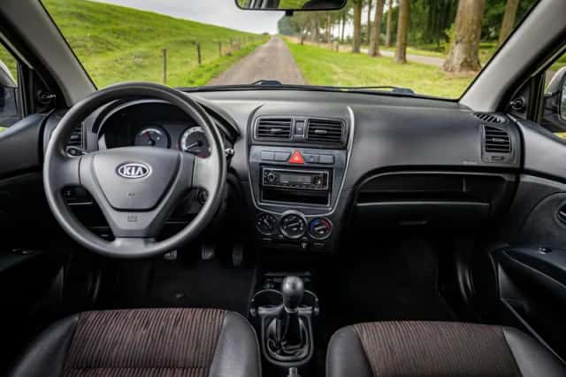 Kia Picanto (2009) thumbnail 2