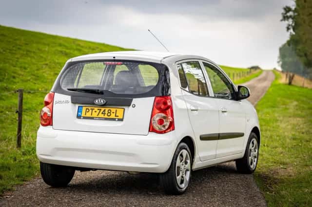 Kia Picanto (2009) thumbnail 3