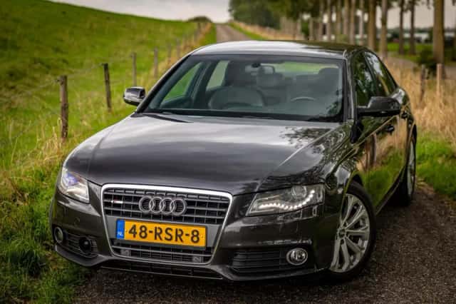 Audi A4 (2009) thumbnail 5
