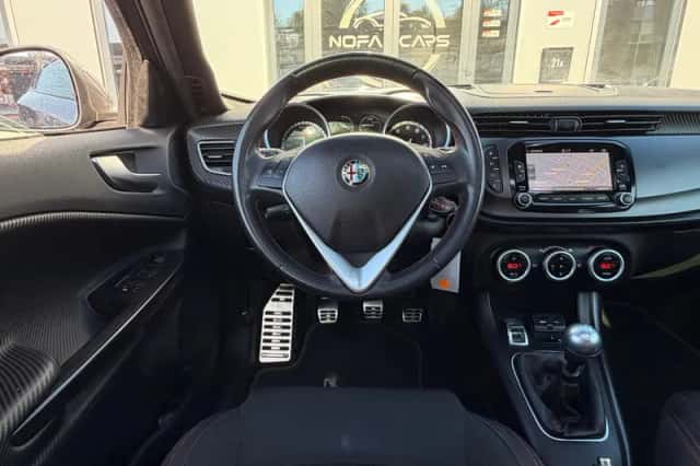 Alfa Romeo Giulietta (2015) thumbnail 4