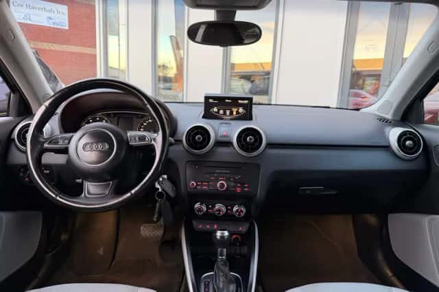 Audi A1 (2011) thumbnail 3
