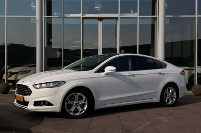 Ford Mondeo (2015) thumbnail 1