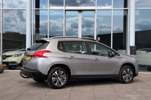Peugeot 2008 (2015) thumbnail 2