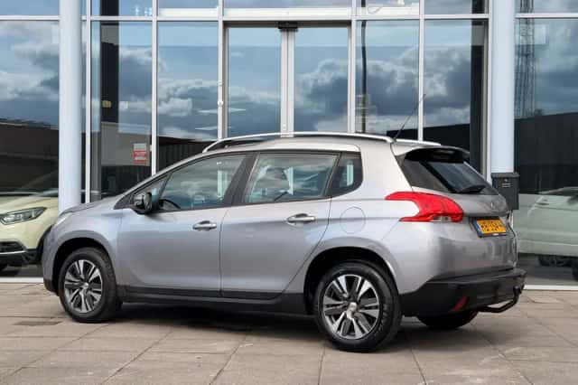 Peugeot 2008 (2015) thumbnail 6