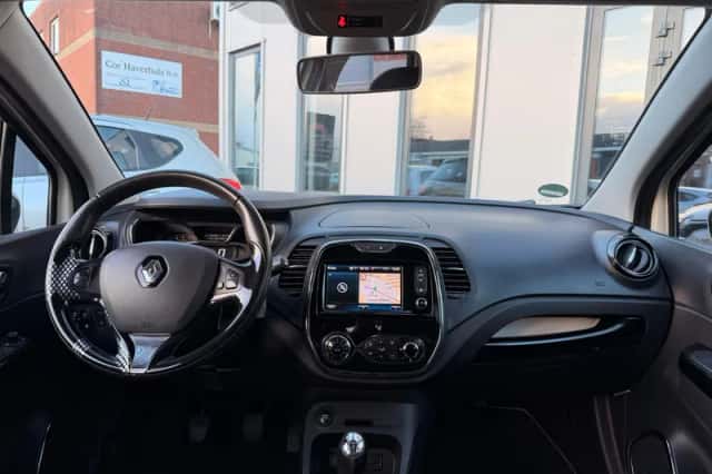 Renault Captur (2015) thumbnail 3