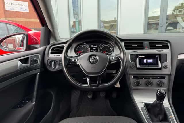 Volkswagen Golf (2014) thumbnail 4