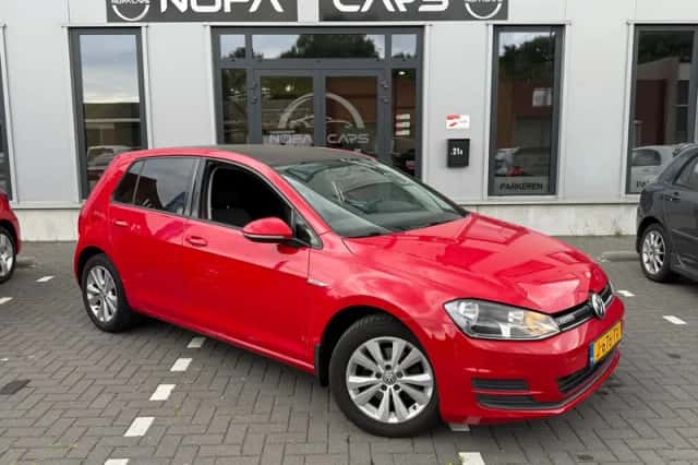 Volkswagen Golf (2014) thumbnail 5