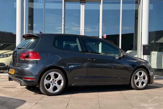 Volkswagen Golf (2012) thumbnail 2