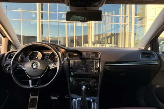 Volkswagen Golf (2013) thumbnail 3
