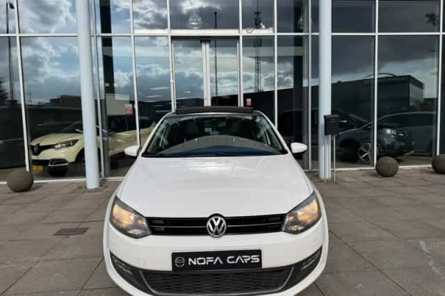 Volkswagen Polo (2013) thumbnail 2